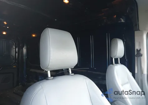 2016 Ford Transit-250 z USA, uszkodzony, nr VIN 1FTYR2CM0GKB14016